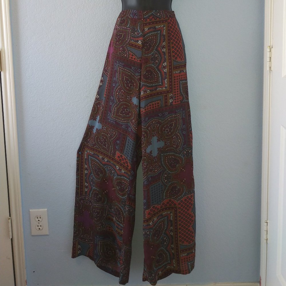 Wide Leg Woven Pant. (Medium)